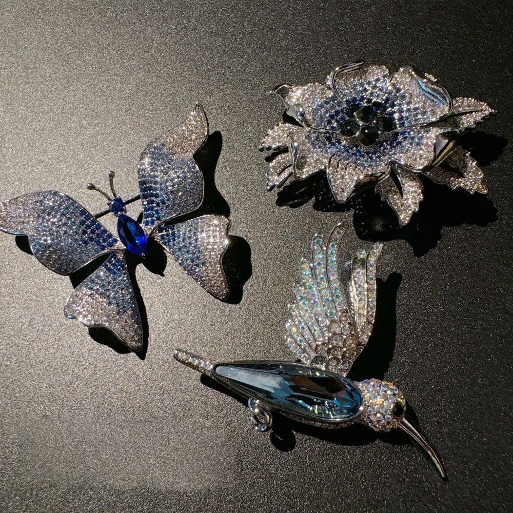 

Women Vintage Butterfly Blue Zircon Brooch Plated 18K Gold Hummingbird Zircon Brooch 2024
