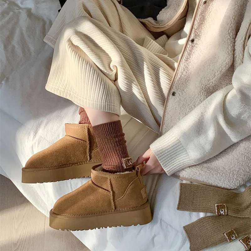 4 Pairs Cashmere Wool Socks for Women Winter Warm Thickened Pile Embroidered Logo Solid Mid-Calf Socks Casual Snow Boot Socks image 4