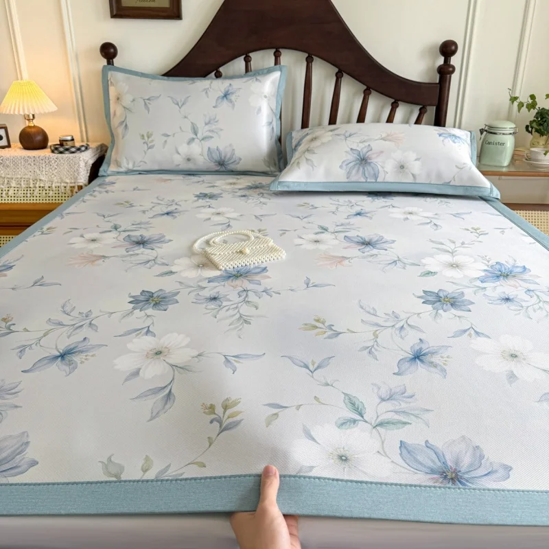 

Комплект простыней из ледяного шелка для охлаждения, летний дышащий чехол для матраса, мягкий охлаждающий коврик для жаркого климата, нескользящий, размер Queen