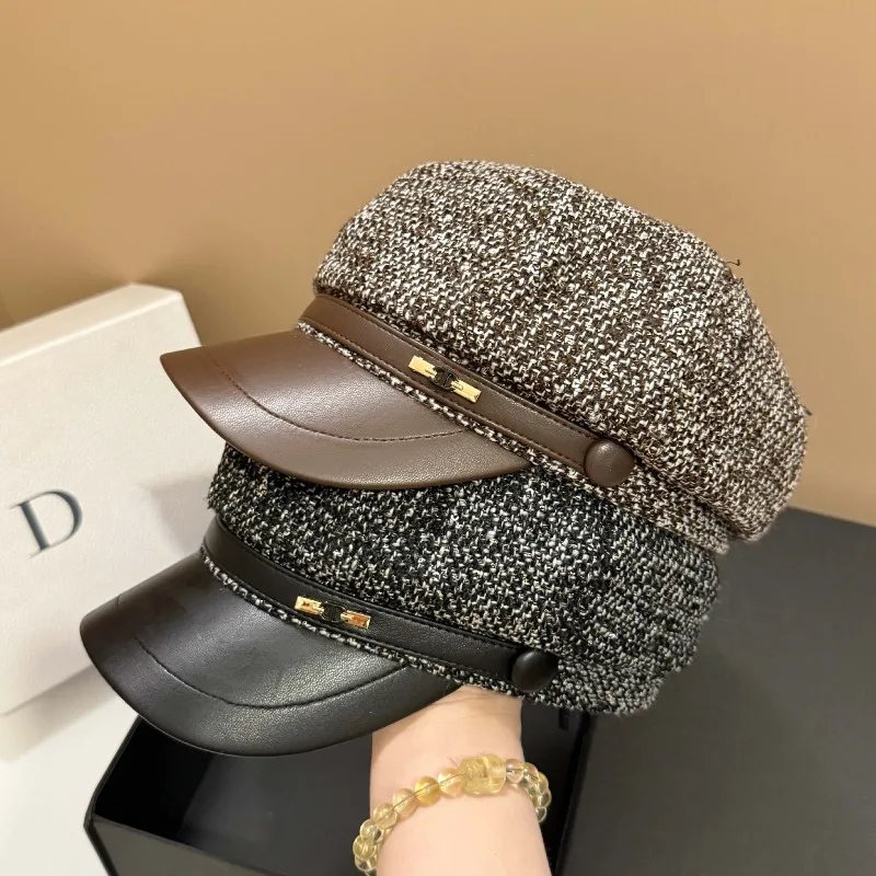 ​ ​ جديد وصول ضوء الفاخرة الترتر قبعة البيريه النسخة الكورية houndstooth جلدية حافة مكافحة الشيخوخة الرسام البحرية قبعة للنساء ​ ​