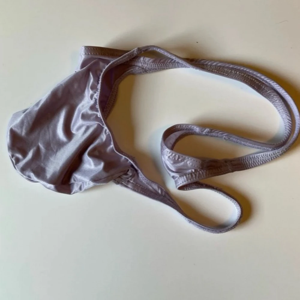 

Men's Sexy Thong Underwear Pouch Tangas Male G-strings Bikini Briefs Lingerie Underpants Thongs Shiny Tangas