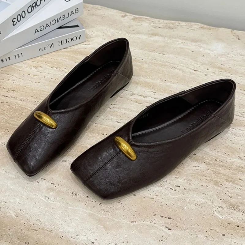 

Retro Brown Soft Leather Designer Flats Women Fashion Metal Decoration Loafers Elegant Square Toe Low Heel Pumps Zapatos Mujer