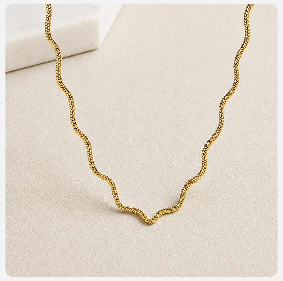 Vnox Trendige Minimalistische Wellenförmige Wasserwellen-Kettenkette für Frauen, Vergoldete Runde Schlangenkette, Choker, Alltagsschmuck, Wasserdicht – Detail 5