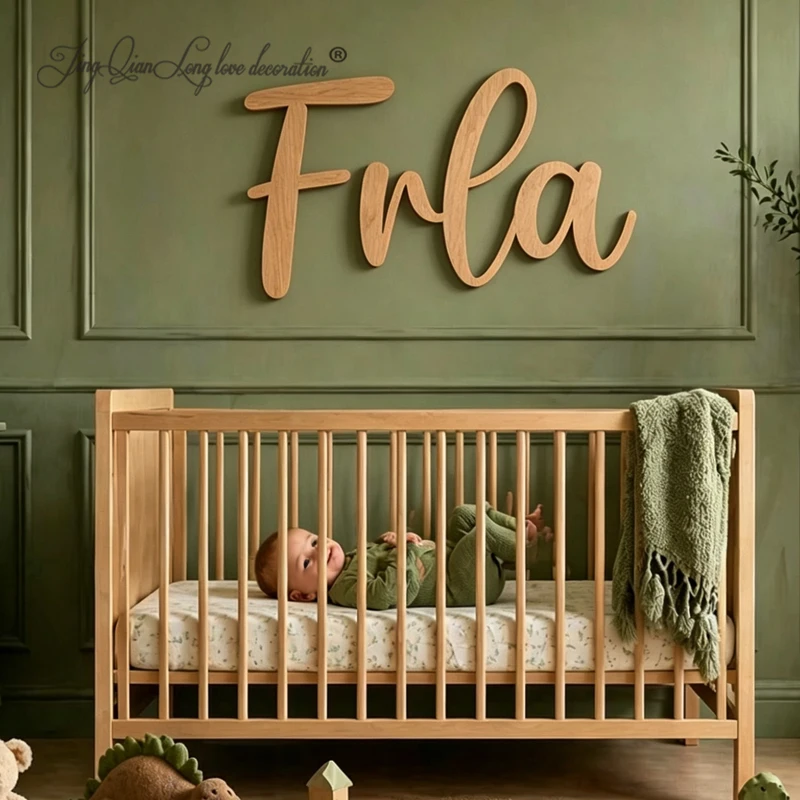 Baby Nursery Name Wall Art - لافتة خشبية مخصصة بالاسم لغرفة الأطفال،