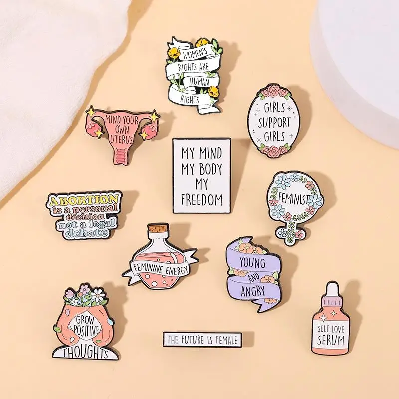 Pins benutzer definierte Feminismus Broschen Selbst liebe die Zukunft ist weibliche Revers Abzeichen zitiert Schmuck Geschenk für Freunde Mädchen Power Emaille