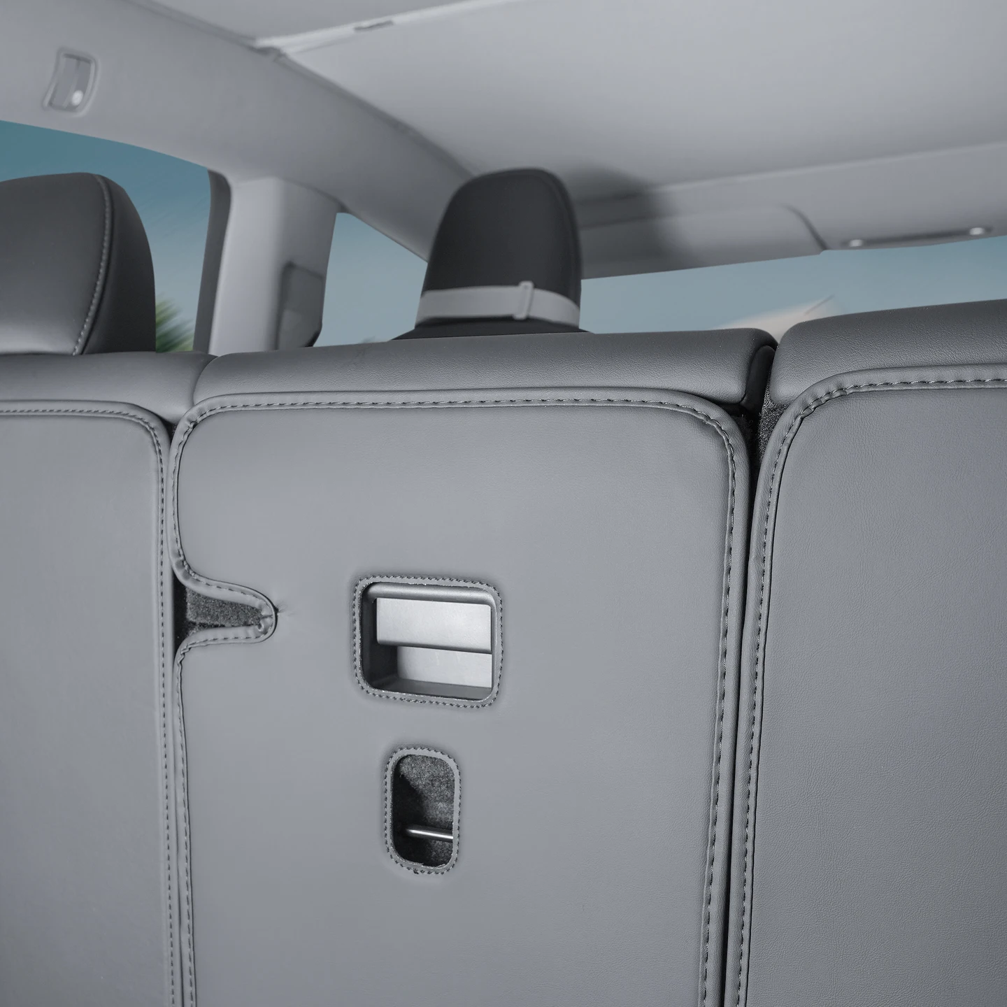 

For Tesla Model Y Juniper second row seat back protection pad. Rear seat back protection pad. Anti fouling pad. 3 pieces