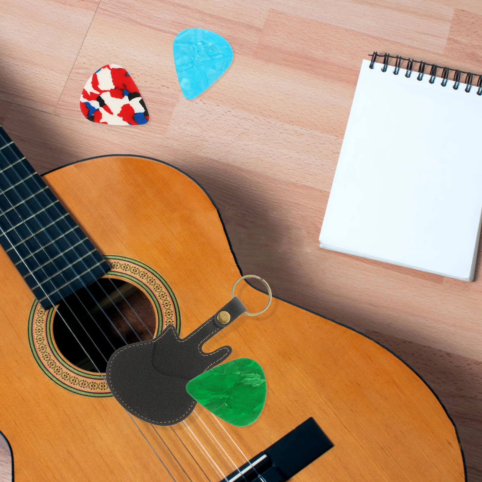 

1 set Guitar Picks Holder Storage Bag Portable Pick Case 3 Picks Random Colors Durable Pu Material For Electric Wood Guitar