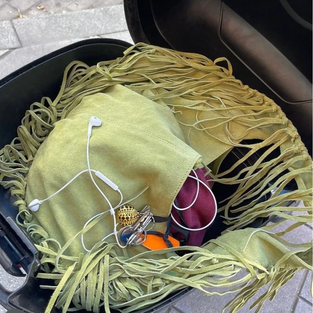Nowe długie damskie torby na ramię z frędzlami Luksusowa torba ze sztucznego zamszu Designerskie torebki Half Moon Hobos Frosted Shopper Purses Female — zdjęcie 5