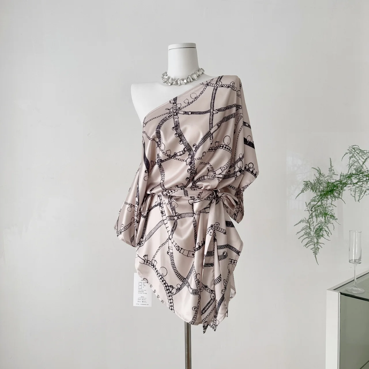 Clothland Women Vintage Chain Print Shirt Dress Sashes One Shoulder One Sleeve Backless Retro Mini Dresses Vestido QE196