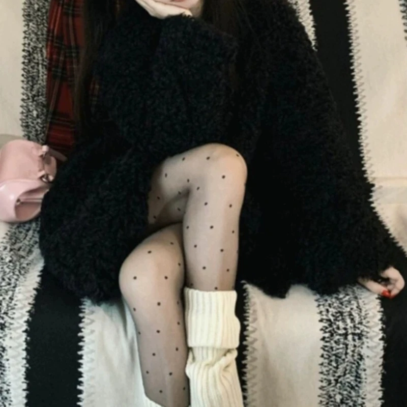 معطف فرو شتوي جديد صديق للبيئة لعام 2025 للنساء متوسط وطويل من صوف الضأن الأسود السميك #3