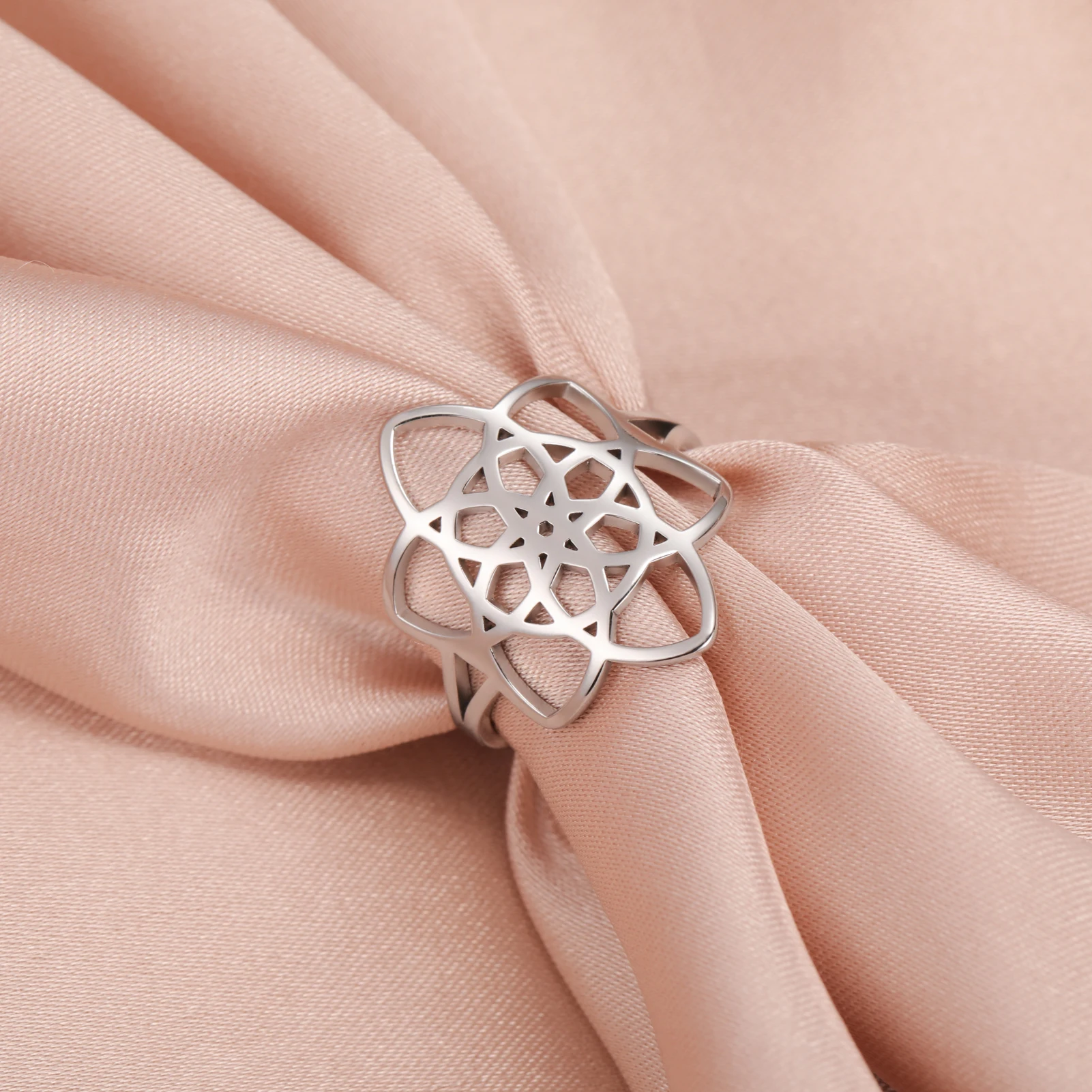 COOLTIME Flower of Life Women\'s Ring Stainless Steel Fashion Couple Rings Jewelry Wedding Accessories for Women Girls
