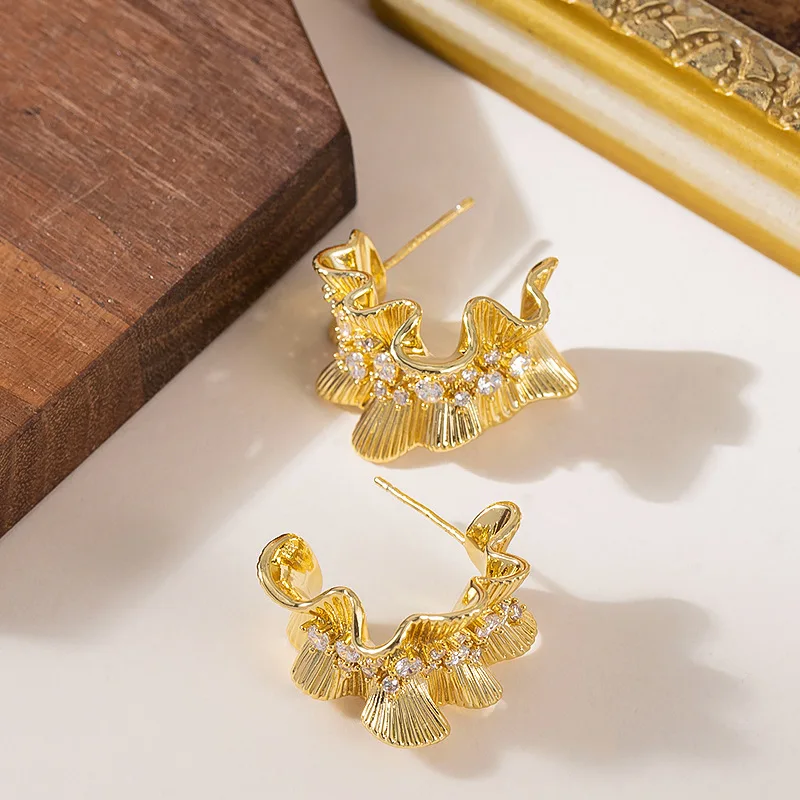 Fashionable and exquisite zircon inlaid irregular pleated wavy earrings for women niche personality versatile commuting earrings