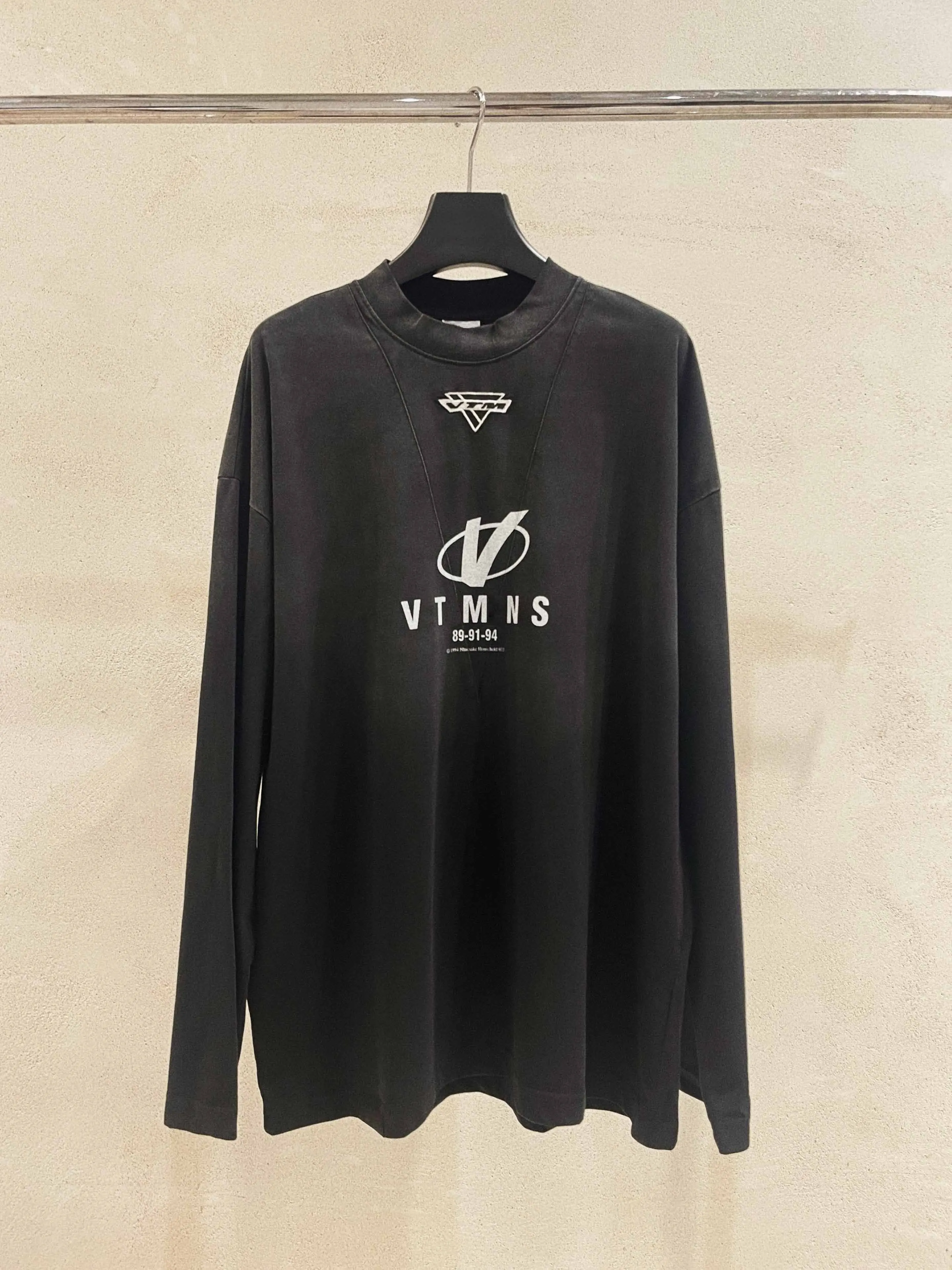 

25ss VT Винтажная футболка с принтом потертого логотипа, большая толстая хлопковая футболка с длинными рукавами