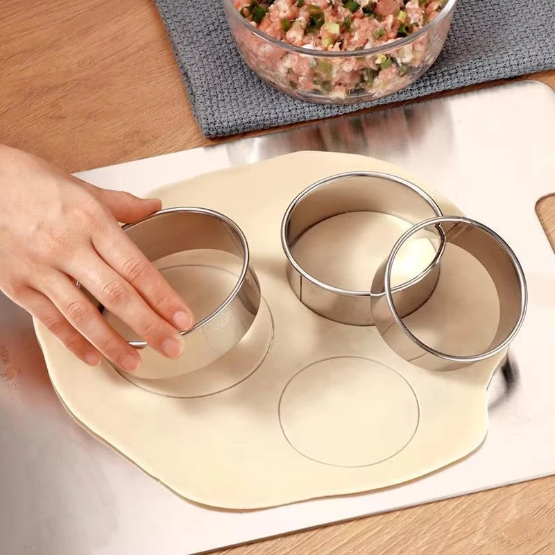 

5pcs Round Stainless Steel Biscuit Mold Dumpling Skin Cutting Mold DIY Biscuit Pastry Cake Baking Tools Kitchen Baking Gadget