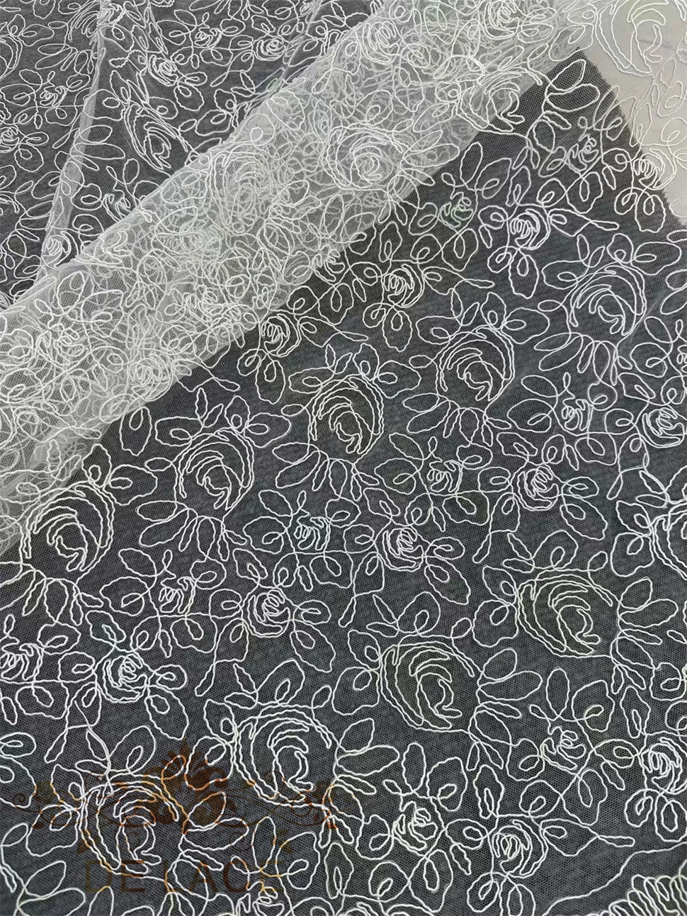 

MY Hot Sale Embroidery Flower Lace Simple Elegant Embroidered Wedding Dress Lace Fabric