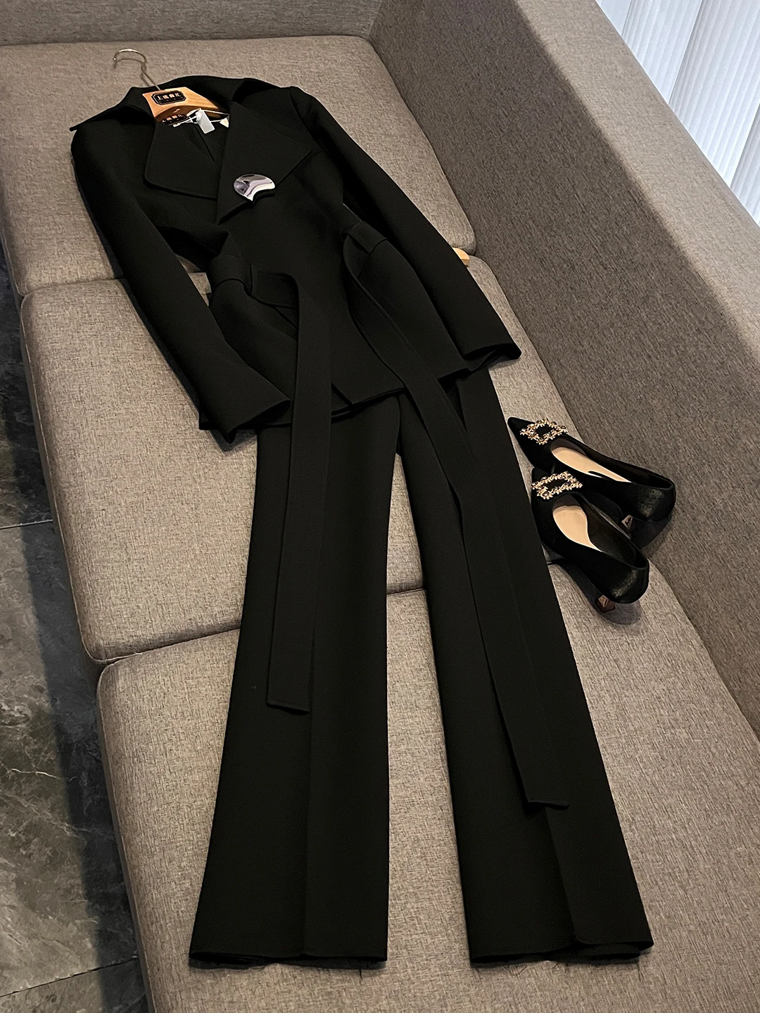 

Новый деловой костюм-двойка для женщин: брюки с широкими штанинами и пиджак на одной пуговице, модель Z0 Ele Busin