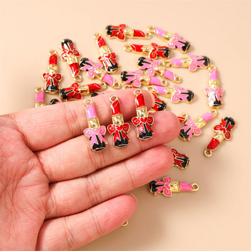 20 Stück 11 x 26 mm niedliche Emaille-Anhänger mit rotem Lippenstift, Anhänger für Schmuckherstellung, Ohrringe, Halsketten, Armbänder, DIY-Bastelzubehör – Detail 3