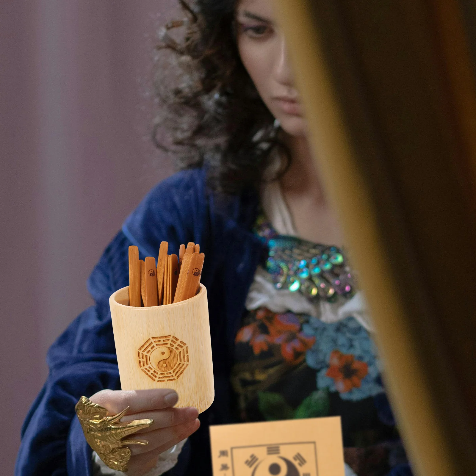 

1 set Hexagram Tool Divination Sticks Props Game Bucket Ancient Fortune Bamboo Chinese Feng Shui I Ching Toy Party Favor Compact