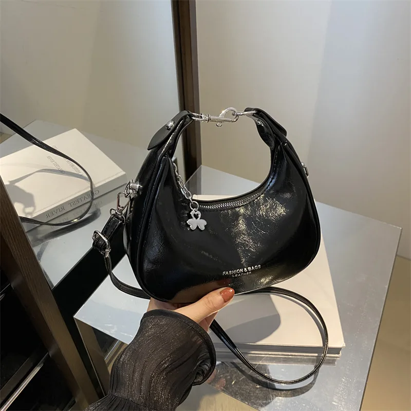 

Niche portable crescent moon bag women's fashion underarm bag versatile shoulder messenger bag