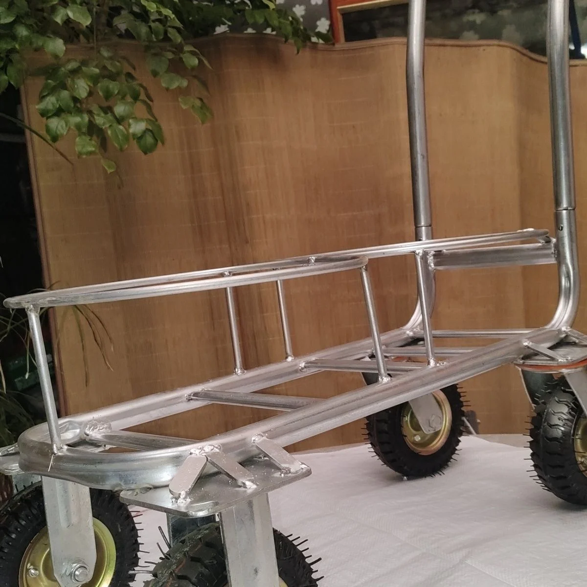 

Household two-wheel galvanized wheel extended trolley greenhouse truck trailer vegetable European picking iron