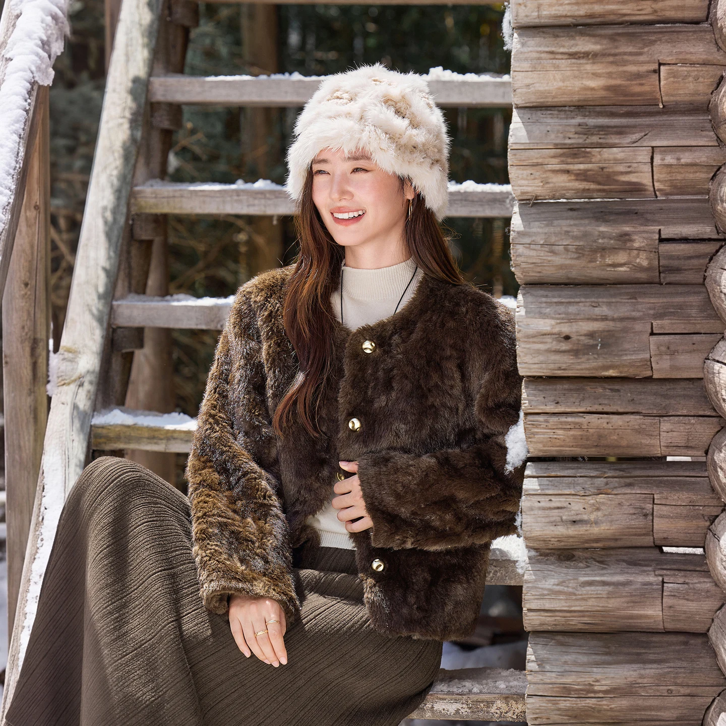 SENTUBILA Women's Faux Fur Coat 2026 Vintage Round Neck Plush Fluffy Warm Jacket Casual Thick Winter Outerwear W64PD7705