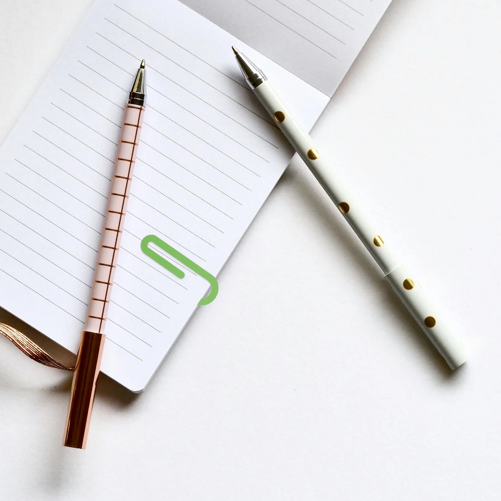 5Pcs Metal Paper Clips Creative Shaped Small Paperclips for Office Documents Bookmarks Decorative Clips Hand Paper Clip