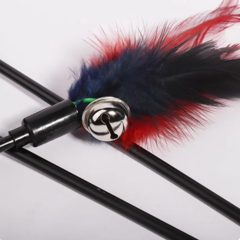 Feder-Teaser-Zauberstab mit Glocke, lustiger Zauberstab, interaktives Spiel, Katzenspielzeug, Heimtierbedarf, zufälliger Farbversand.