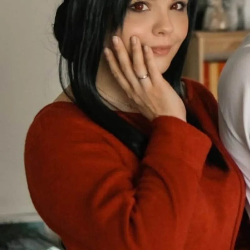 Рисунок 5 - Костюм Yor Forger