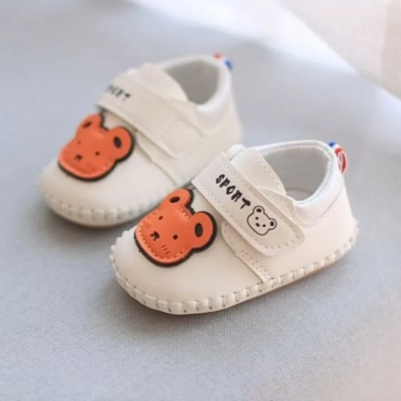 

Детские прогулочные туфли для новорожденных 2026 года, 0-1 год, с мягкой подошвой, нескользящие, с мультяшным рисунком, весенне-осенние, для мальчиков и девочек, повседневные.