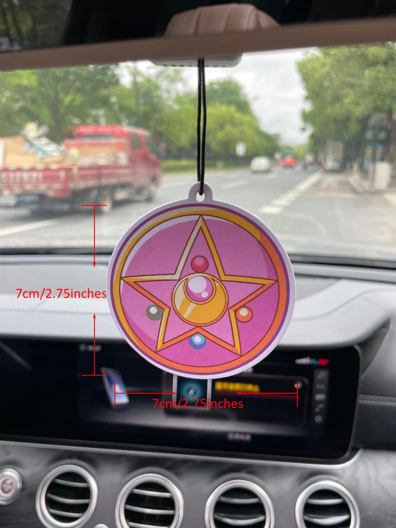 Five-Pointed Star/Fresh Scent Five-Star Neutral Car Perfume and Non-Toxic Air Freshener |   Natural Essential Oils and Aromatherapy Scent Tablets (Noroili/Grapefruit/Cedar) |   Hanging Type and Dual-Purpose as a Vent Clip |   Long-Lasting Fragrance for 60-90 Days |   Deodorize and Purify the Air |   Suitable for Use in Cars, Homes, Wardrobes, and Bathrooms. |   Same Fragrance as the One Sold in the Store