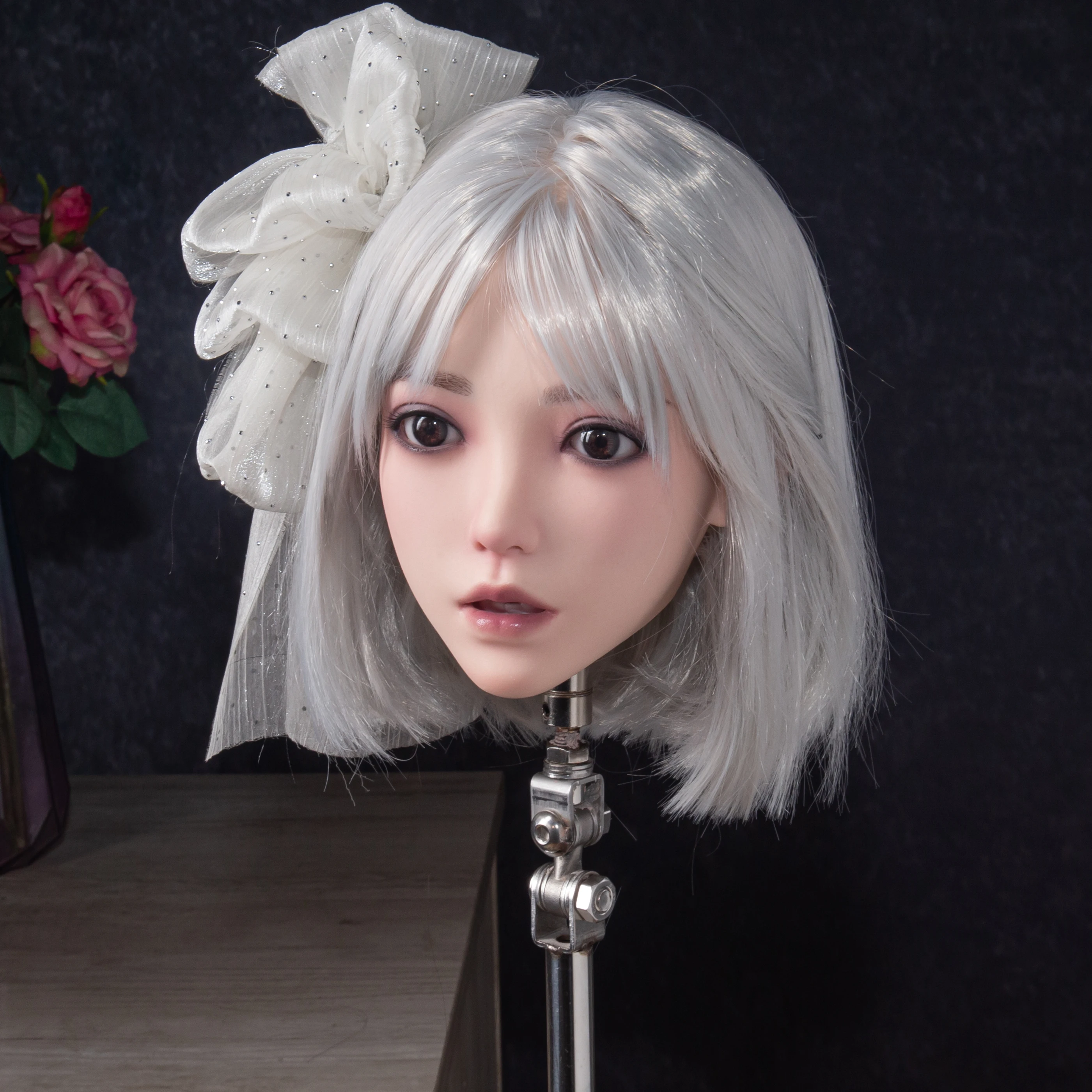 نموذج رأس أنثى مثير للغاية، نسخة 1:1 من رأس أنثى، مصنوعة من مادة السيليكون، مع نسيج جلدي واقعي (بدون ملحقات