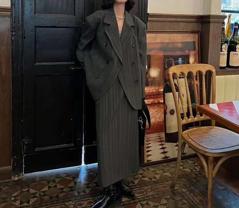 

Grey Long Sleeved Suit Jacket Women's Spring 2025 Casual Temperament Long Skirt Two-piece Set