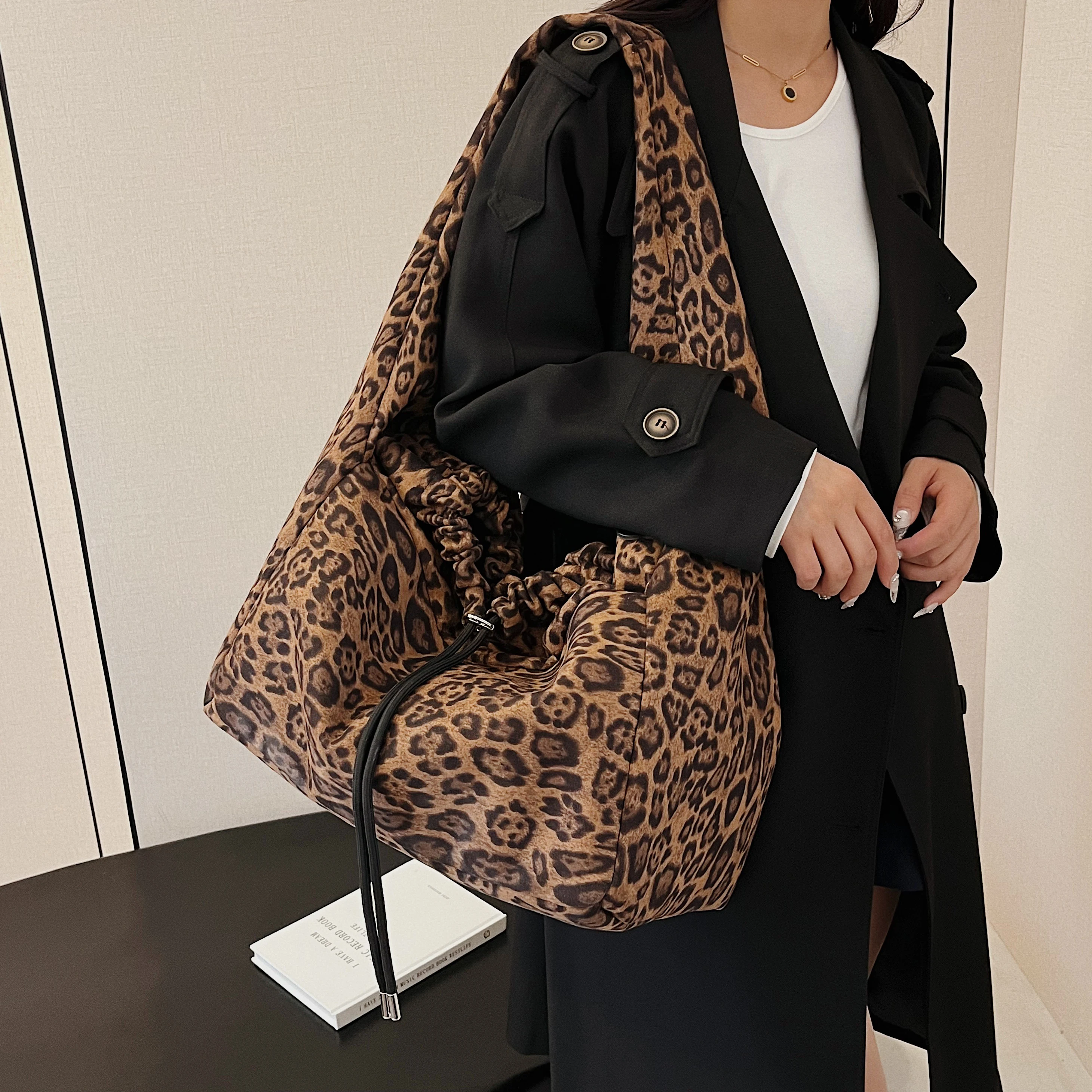 

Large Leopard Hobo Bags Women Fashion Cloth Shoulder Bags Korea Style Big Packages New In 2024 Winter Shopper Bags Casual Totes