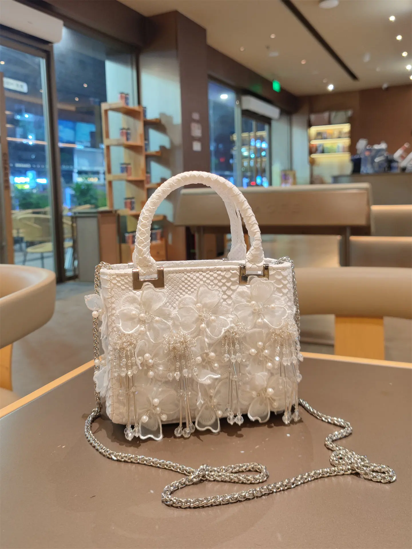 Selling White 3D Lace Floral Tote Bag Women Pearl Tassel Beaded Handbag Chain Strap Wedding Bridal Evening Party Crossbody