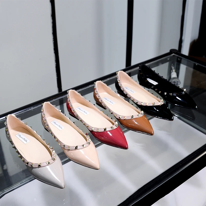 

Spring Rivet Pointed Toe Women Flats Solid Outdooor Slip on Zapatos Mujer Soft Sole Cover Heels Girls Shoes