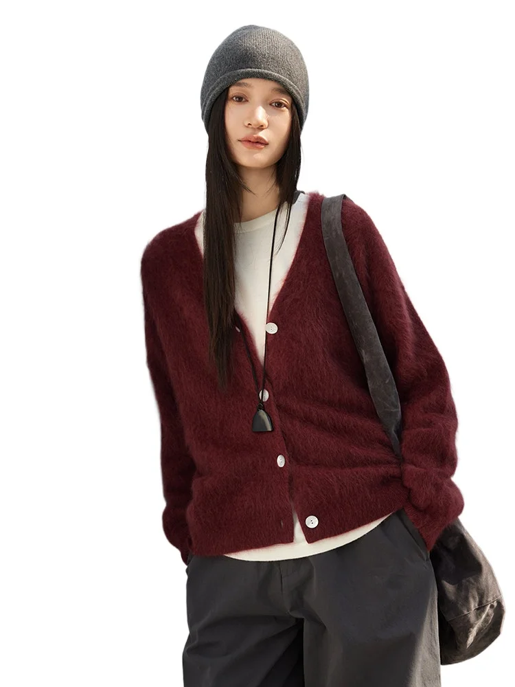 

Soft up knitted small fur ~ V-neck silhouette mid-length shell buckle pure cashmere cardigan woman