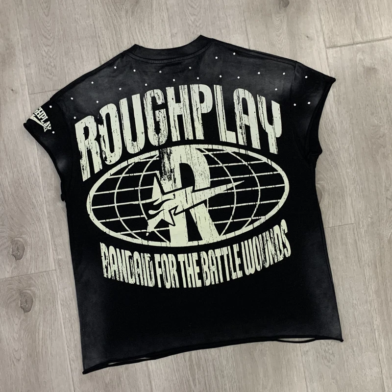 المشتري مراجعة جيدة صور حقيقية RoughPlay قصيرة الأكمام المحملة عالية الجودة خمر رذاذ مباشر الحفر الساخن طباعة ROUGHPLAY تي شيرت