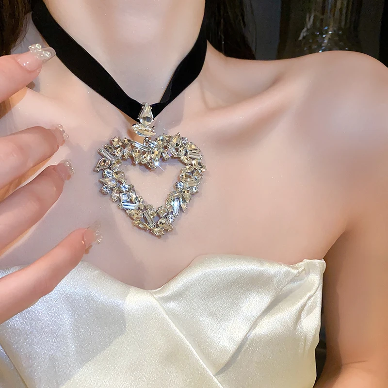 DREJEW Shiny Large Crystal Pendant Heart Necklace For Women Black Velvet Choker Necklaces New In Necklaces Valentine\'s Gift