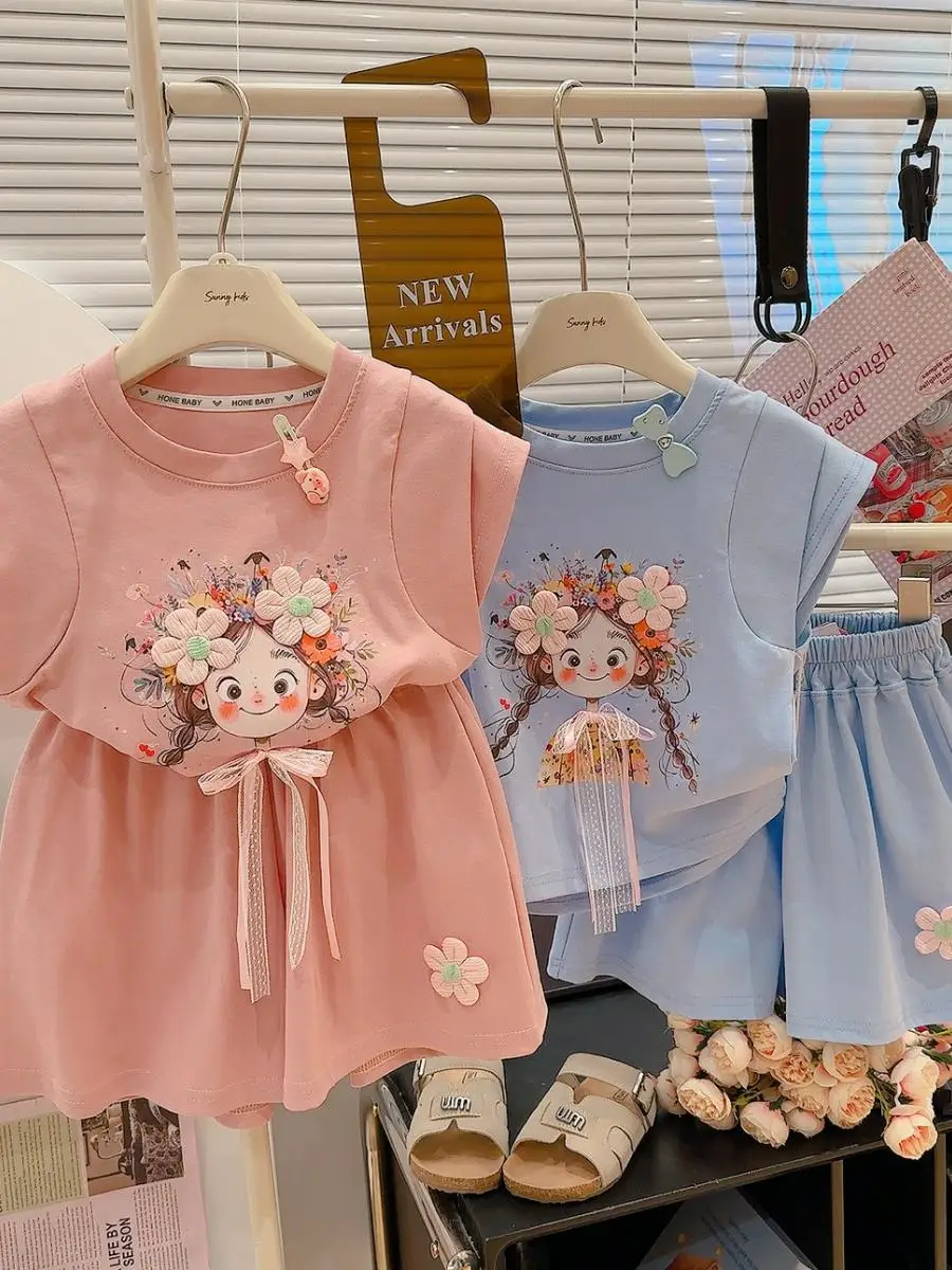 

Корейский летний комплект для девочек 2025: Новинка, модный мультяшный повседневный комплект из футболки и шорт для детей