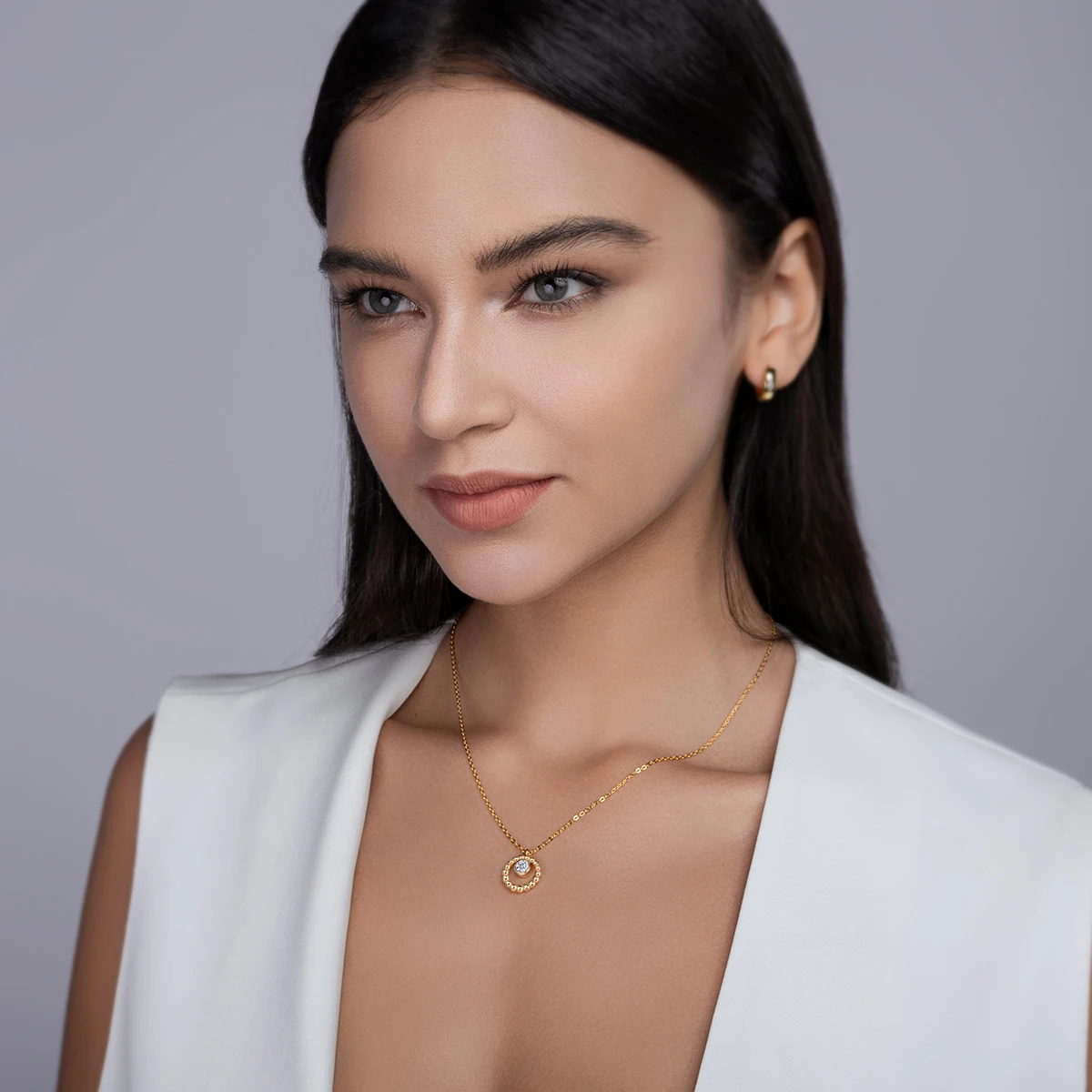 

Ожерелье JIUZUAN с динамичным муассанитом для женщин, серебро S925 с позолотой 18K, элегантный дизайн, идеальный подарок на Рождество, роскошное украшение