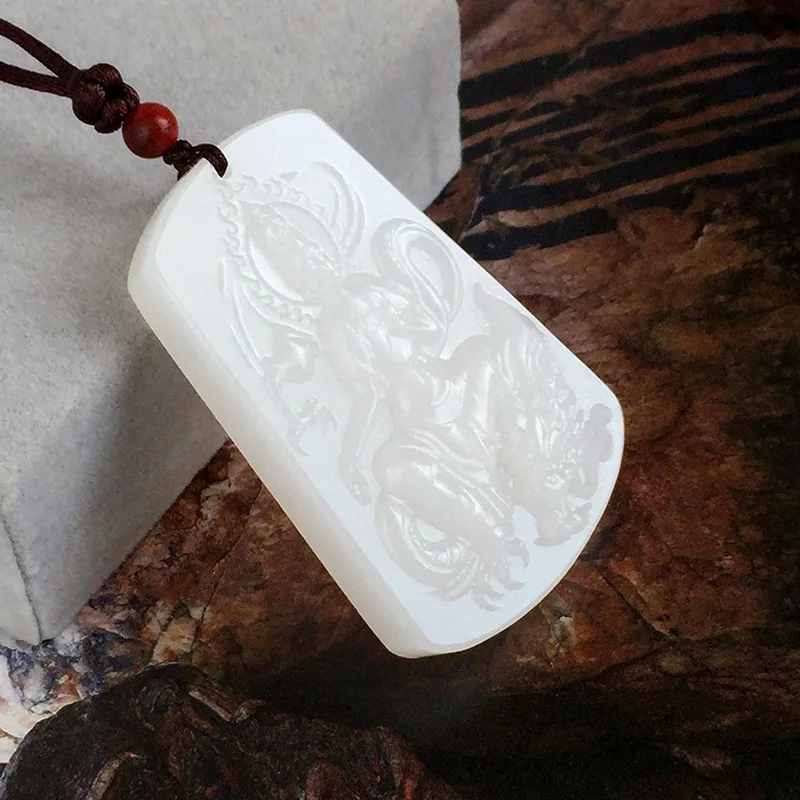 The New White Jade Natal Guanyin Pendant for Men and Women Is Transported To Ensure Safety.