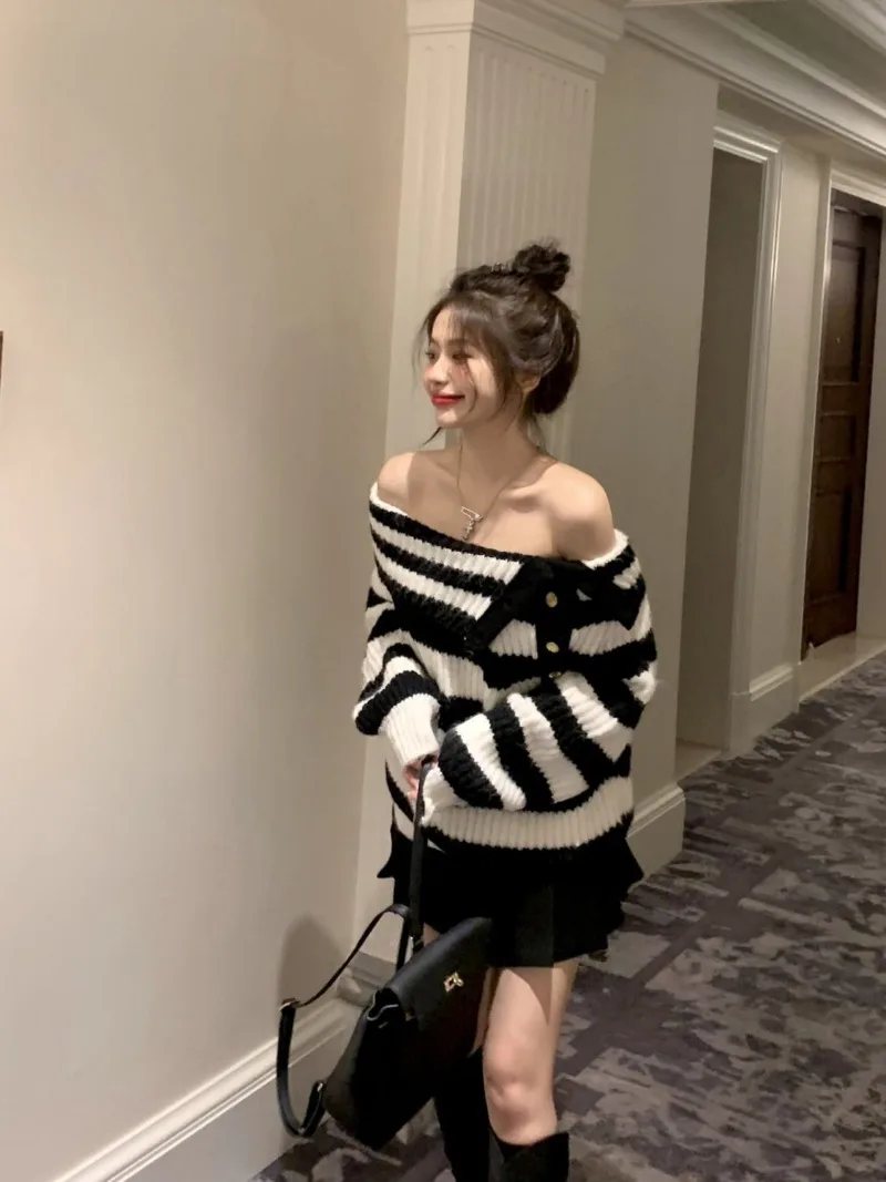 Loose Large Collar Striped One Shoulder Sweater 2024 Women's Autumn and Winter New Knitted Pullover Top Female Clothing