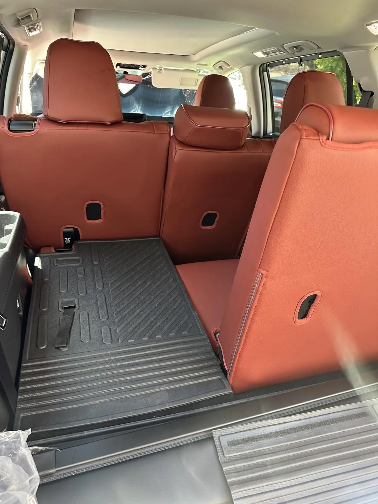 Maßgefertigter Autositzbezug 3 Reihen 7 Sitze 8 Sitze Set Premium Kunstleder für 2014-2024 2025 2026 Toyota Grand Highlander – Detail 12