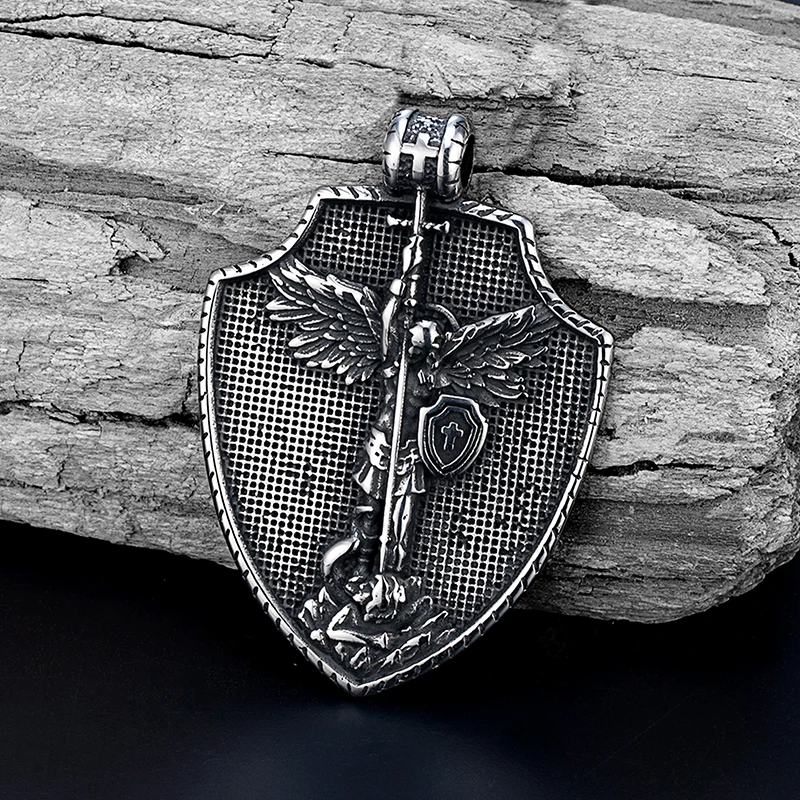 Nordic Viking Pendant Saint Warrior Archangel Pendant Necklace Men British Knight Shield Punk Pendant Game Peripheral Badge hot