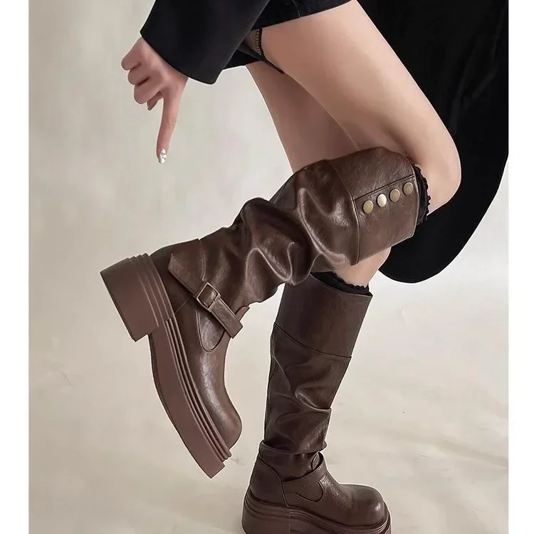 2026 Neue Damen-Plateau-Motorradstiefel mit Schnallenriemen und dicker Sohle – Schwarze PU-Leder Western Knight Botas Mujer – Detail 5