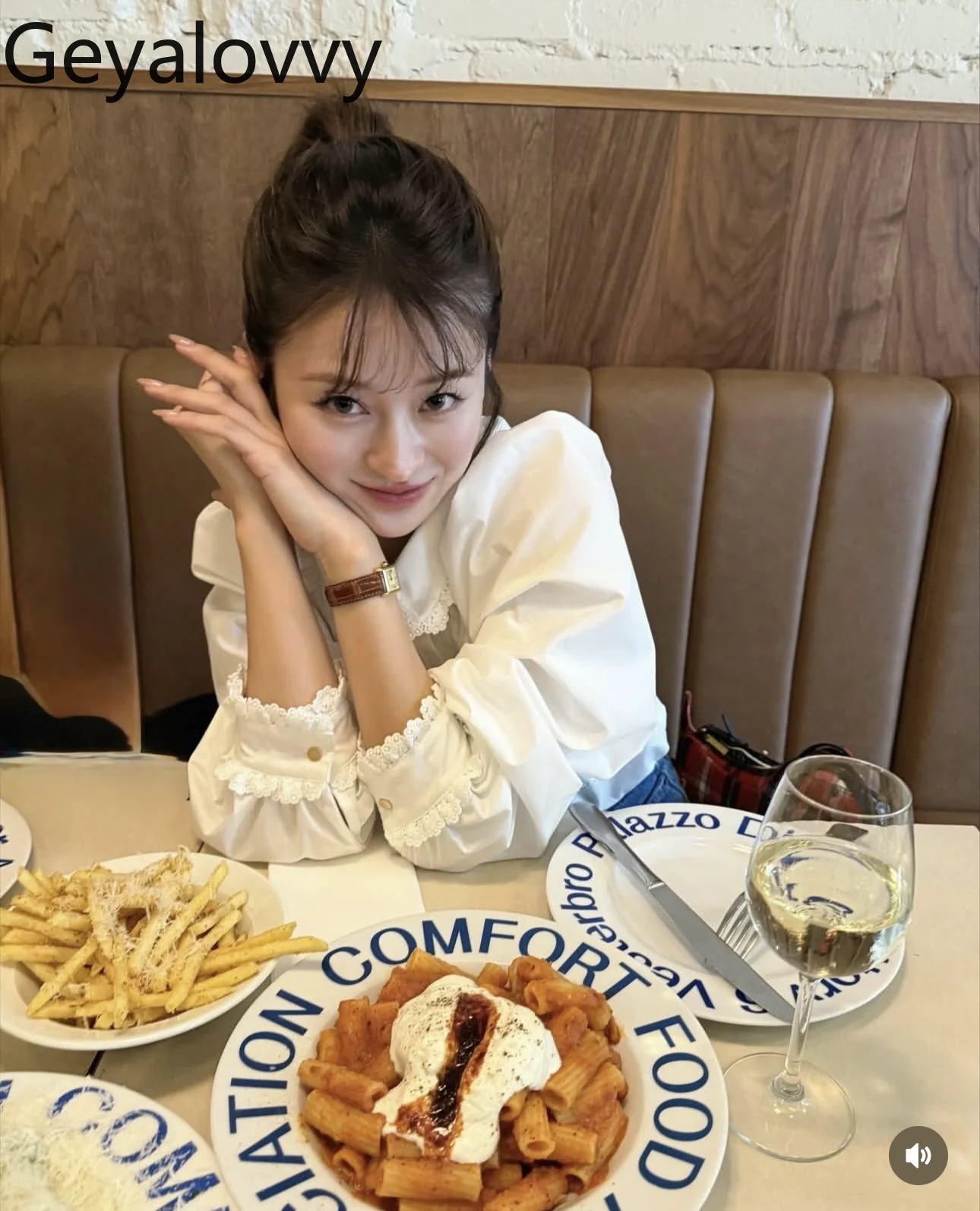 خريف جديد الفتيات الحلو تنوعا قميص أبيض الدانتيل الفرنسي والتطريز الدانتيل طوق صف مزدوج الذهب زر نفخة قميص طويل الأكمام