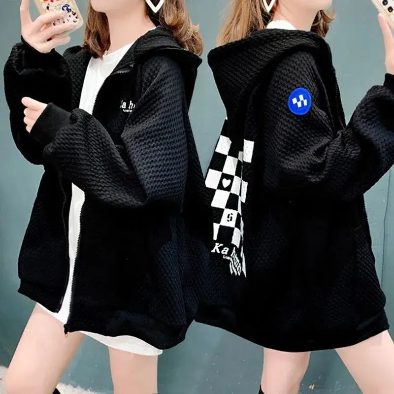 2023 New Spring and Autumn Korean Edition Fashion Sweet Cool Letter Plaid Print Pocket Loose Relaxed Oversized Hoodie Coat