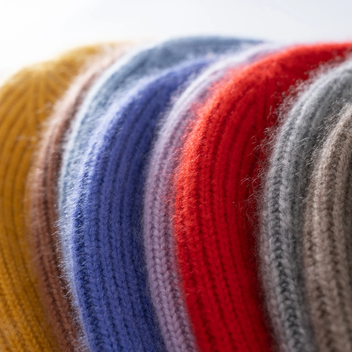 Hochwertige Kaschmir-Herbst-Winter-Baby-Mützen für Kinder, gerippte, umgeschlagene, gestrickte, weiche, warme, nahtlose Beanies für Jungen und Mädchen. – Detail 3