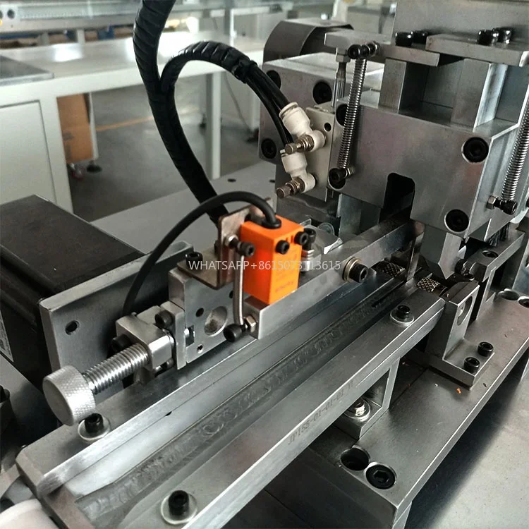 Macchina per la produzione di cerniere per macchine da taglio per cerniere in nylon open-end completamente automatica