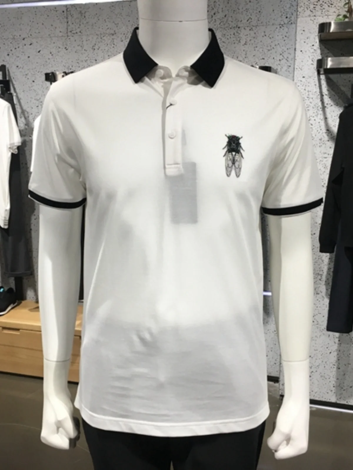 

Мужская летняя тонкая трикотажная футболка с коротким рукавом, универсальная, для повседневной носки, с небольшой вышивкой, модная, в городском стиле, для деловых встреч.